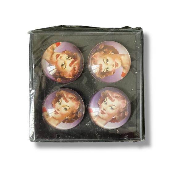 Vintage Pin-Up Girl Magnet Set – Retro Pop Art Fridge Decor (Set of 4) - Picture 4 of 4